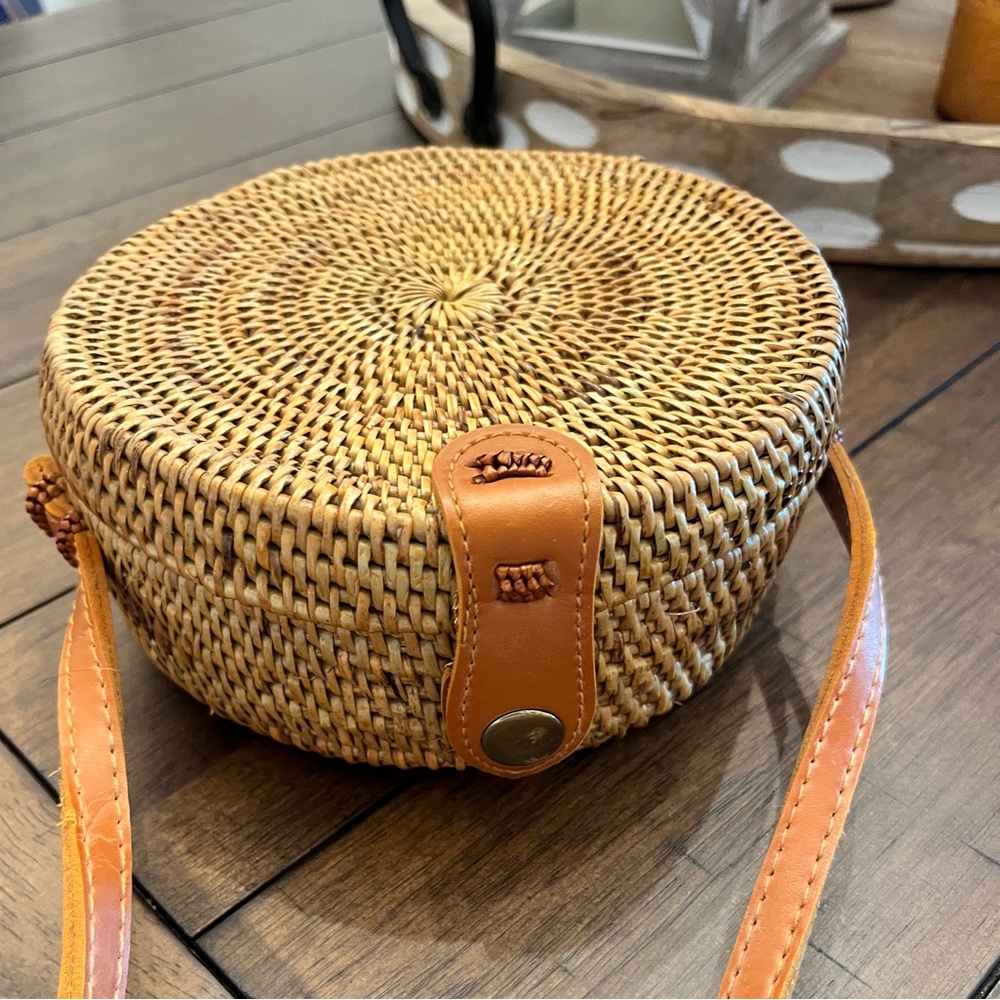 Handwoven Round Rattan Bag - Picture 3 of 3